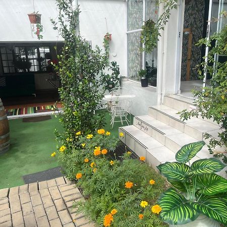 Muco Guest House โจฮันเนสเบิร์ก ภายนอก รูปภาพ