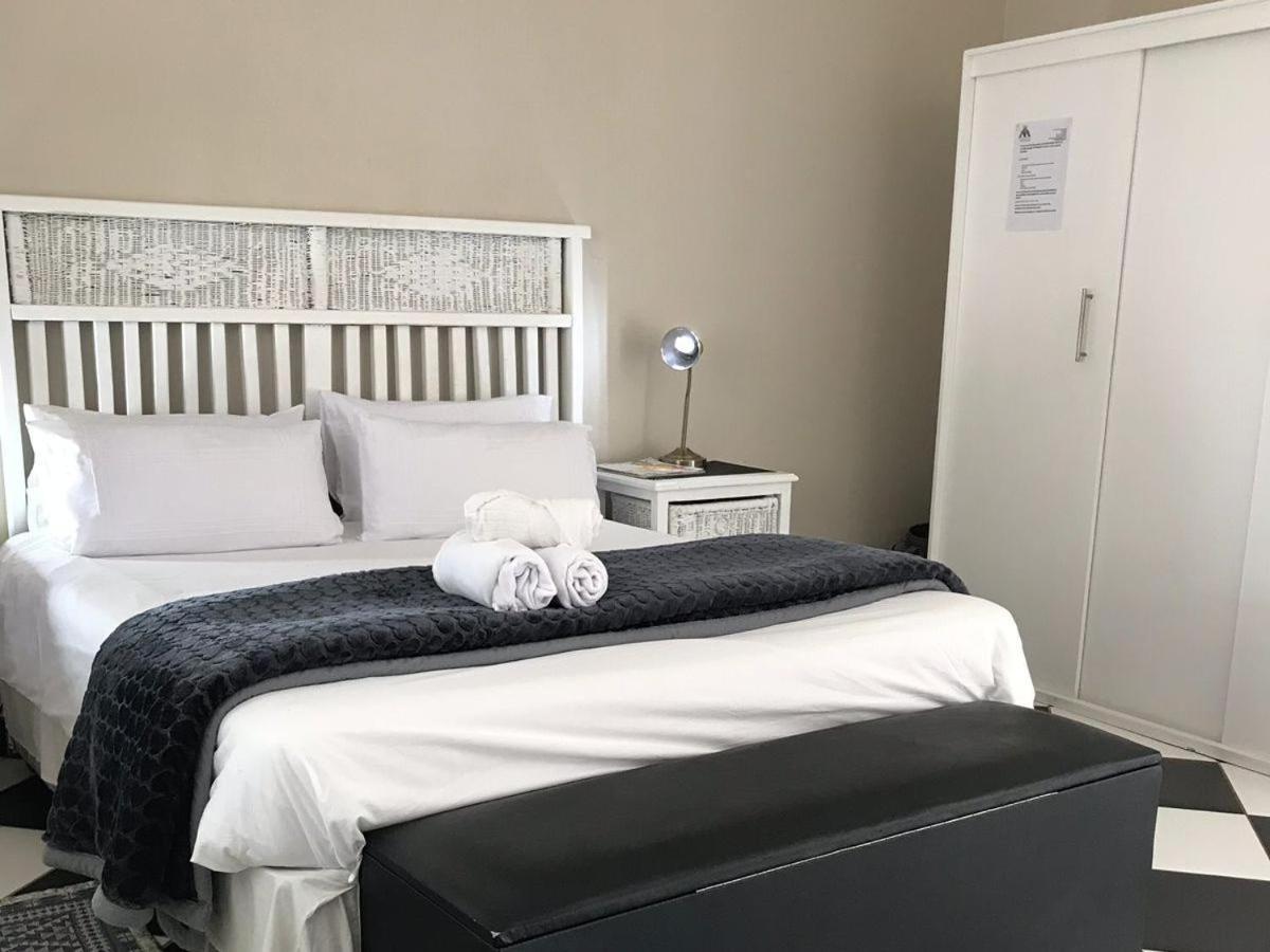 Muco Guest House โจฮันเนสเบิร์ก ห้อง รูปภาพ