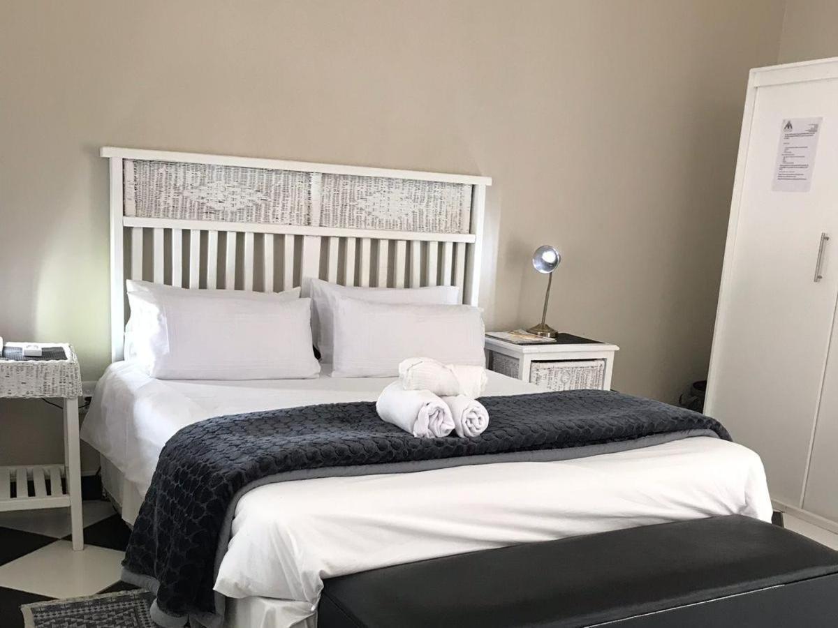 Muco Guest House โจฮันเนสเบิร์ก ห้อง รูปภาพ