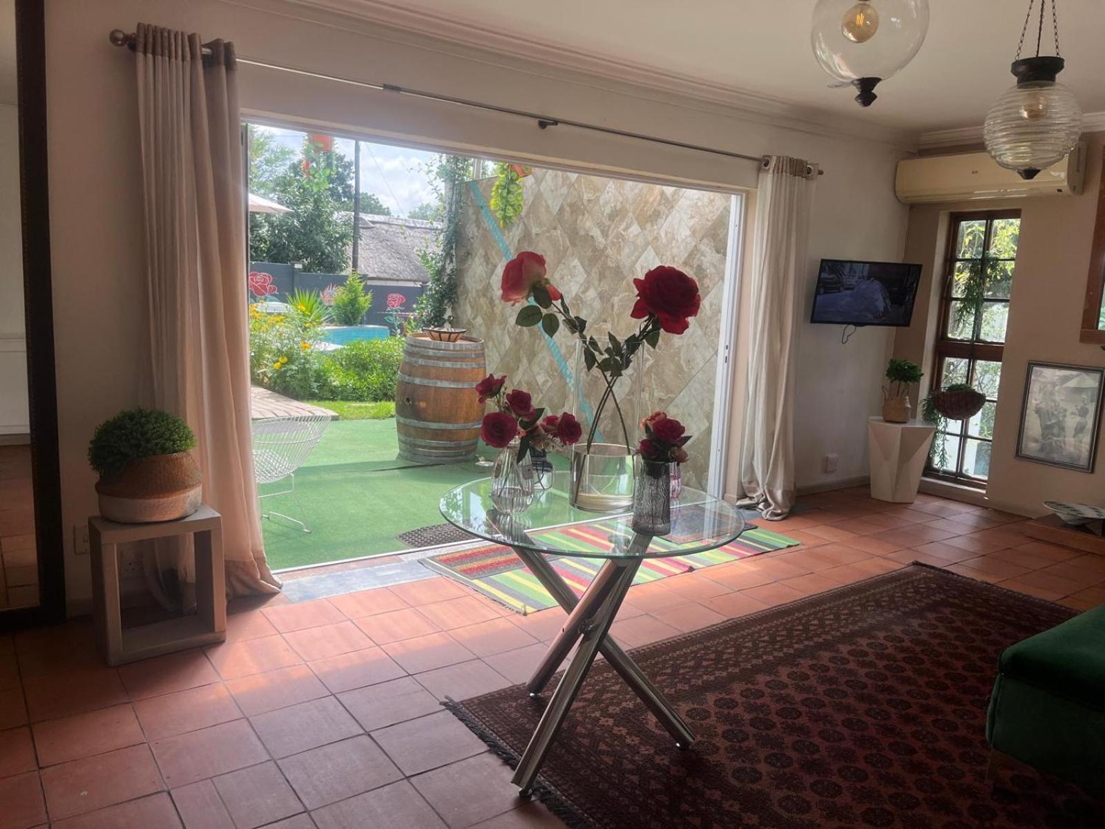 Muco Guest House โจฮันเนสเบิร์ก ภายนอก รูปภาพ